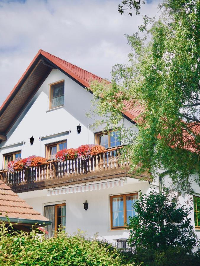 Pension Gruenes Herz Tonndorf Exterior photo