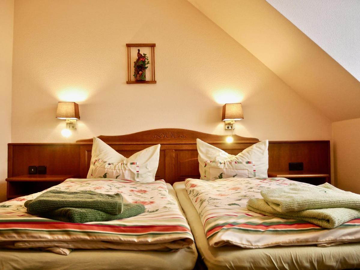 Pension Gruenes Herz Tonndorf Exterior photo