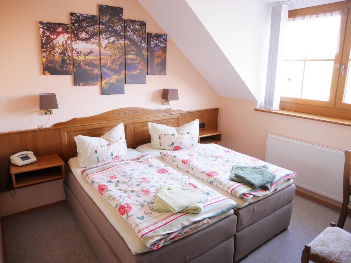 Pension Gruenes Herz Tonndorf Exterior photo